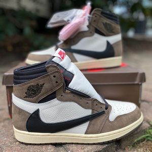 Jordan 1 Retro High Travis Scott
